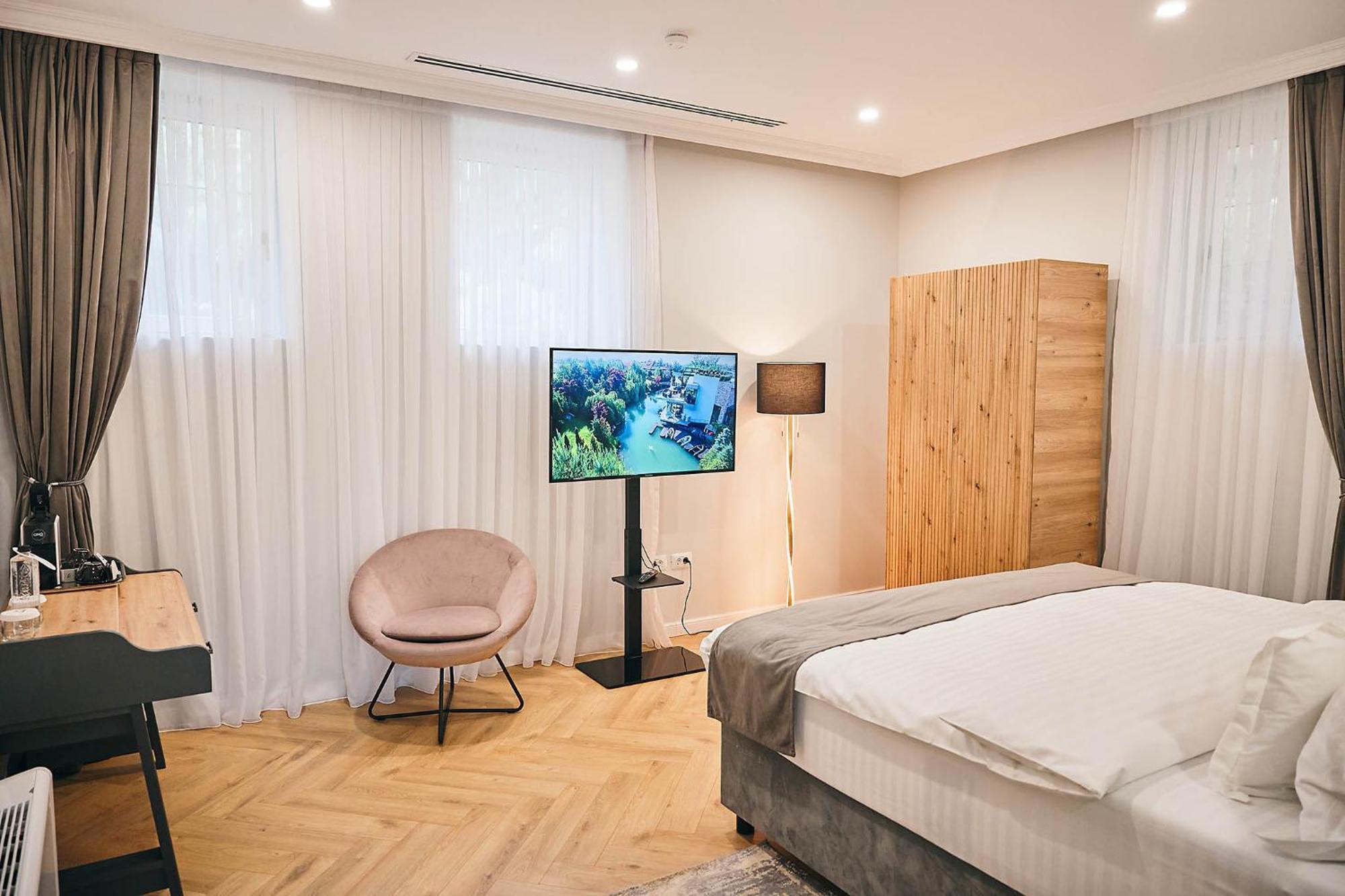 Lacul Verde Resort Ploiesti Ngoại thất bức ảnh