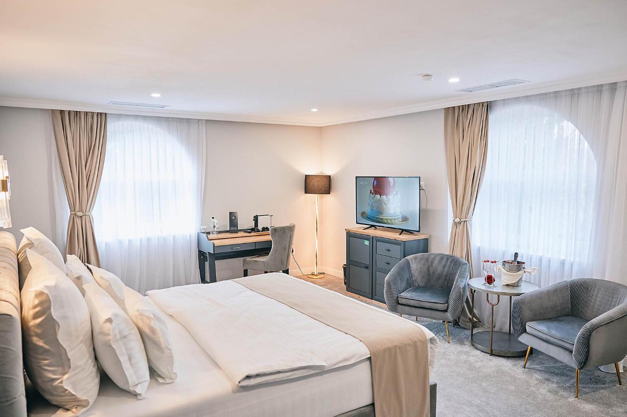 Lacul Verde Resort Ploiesti Ngoại thất bức ảnh
